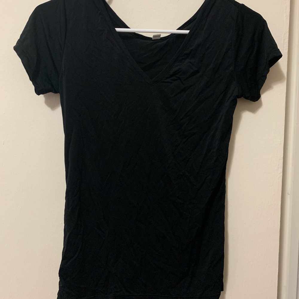 uniqlo AIRism black shirt